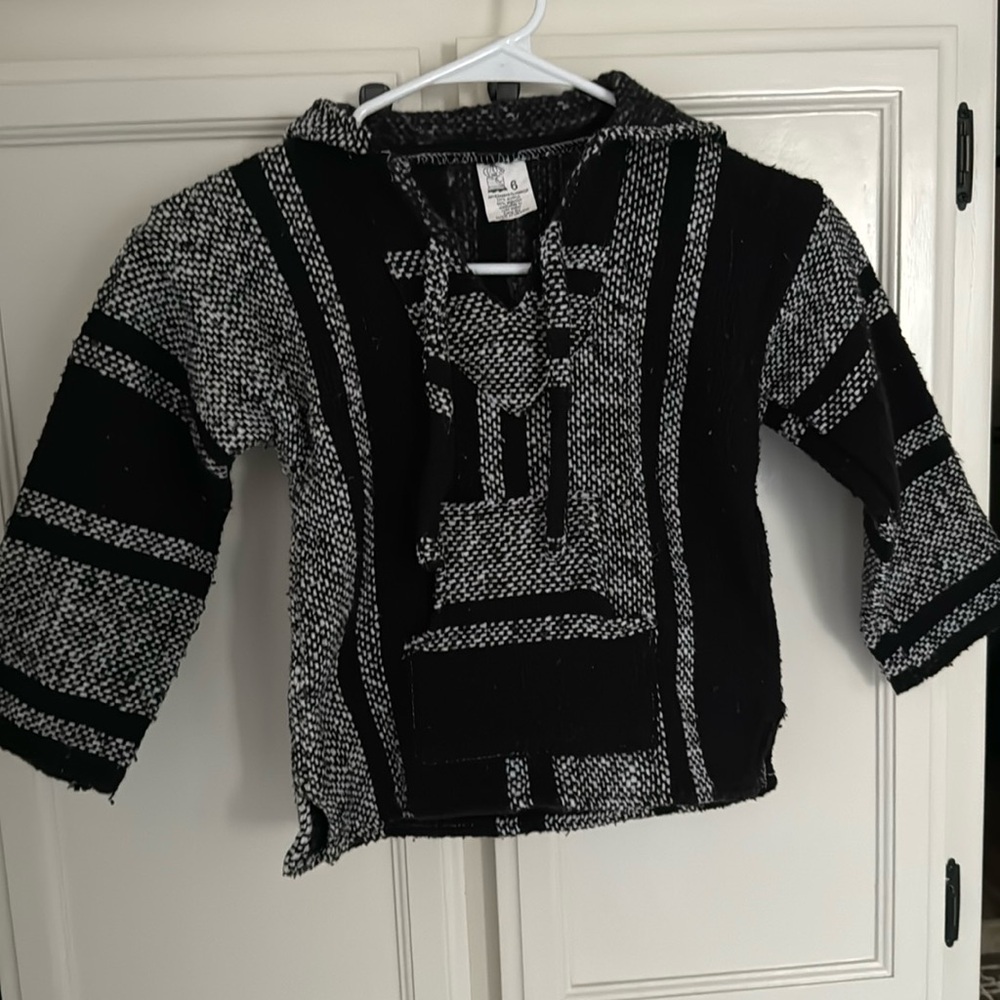 United Poncho, Size 6Y